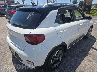 2023 Hyundai Venue Limited - miniatura 3