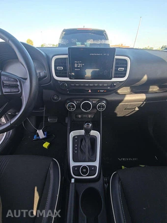 2023 Hyundai Venue Limited – miniatura 10