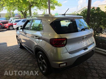 2023 Hyundai Venue SEL - miniatura 2