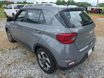 2023 Hyundai Venue SEL – miniatura 2