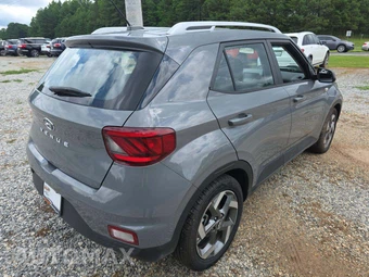 2023 Hyundai Venue SEL – miniatura 3