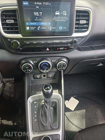 2023 Hyundai Venue SEL – miniatura 10