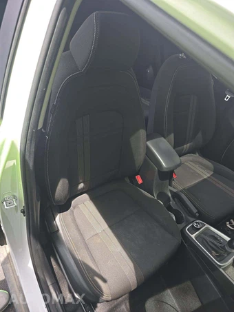 2023 Hyundai Venue SEL – miniatura 18