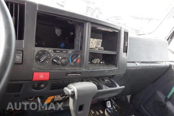 2023 Isuzu NPR HD Base Low Tilt – miniatura 6