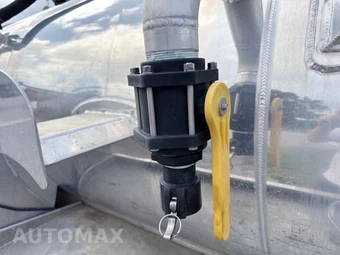 2023 Isuzu NPR HD Base Low Tilt - miniatura 12