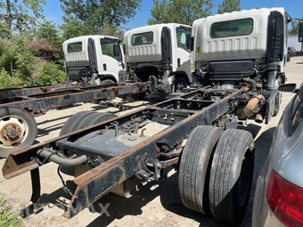 2023 Isuzu NPR XD Base Low Tilt – miniatura 3