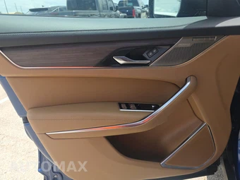 2023 Jaguar F-PACE S – miniatura 9