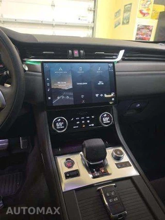 2023 Jaguar F-PACE SVR – miniatura 10