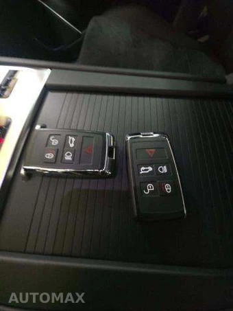 2023 Jaguar F-PACE SVR – miniatura 8