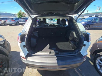 2023 Jeep Cherokee Altitude - miniatura 14