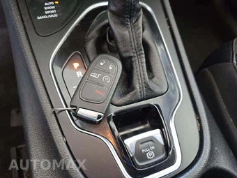 2023 Jeep Cherokee Altitude Lux - miniatura 8