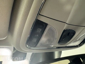 2023 Jeep Cherokee Altitude Lux - miniatura 22