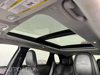 2023 Jeep Cherokee Altitude Lux - miniatura 23