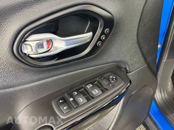 2023 Jeep Cherokee Altitude Lux - miniatura 40