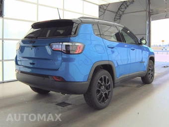 2023 Jeep Compass Altitude - miniatura 4