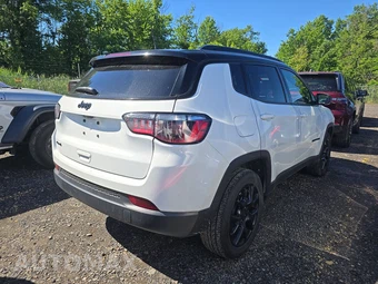 2023 Jeep Compass Altitude - miniatura 4