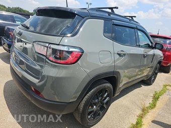 2023 Jeep Compass Altitude - miniatura 4