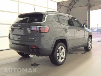 2023 Jeep Compass Latitude - miniatura 4