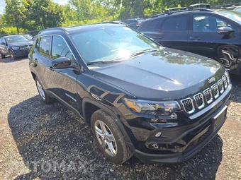 2023 Jeep Compass Latitude - miniatura 3