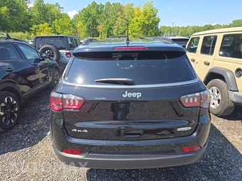 2023 Jeep Compass Latitude - miniatura 5