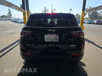 2023 Jeep Compass Latitude - miniatura 5