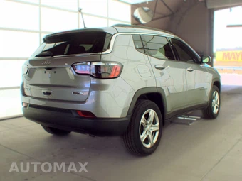 2023 Jeep Compass Latitude - miniatura 4