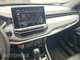 2023 Jeep Compass Latitude - miniatura 11