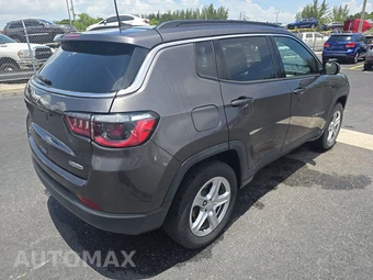 2023 Jeep Compass Latitude - miniatura 4