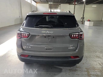 2023 Jeep Compass Latitude - miniatura 12