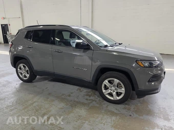 2023 Jeep Compass Latitude - miniatura 17