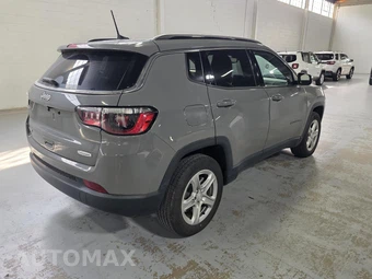 2023 Jeep Compass Latitude - miniatura 2