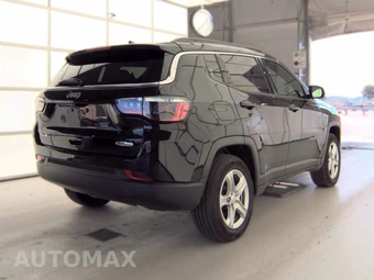 2023 Jeep Compass Latitude - miniatura 4