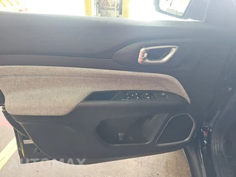 2023 Jeep Compass Latitude - miniatura 9