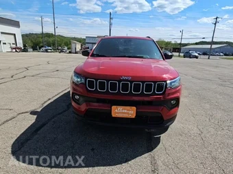 2023 Jeep Compass Latitude - miniatura 2