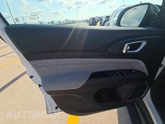 2023 Jeep Compass Latitude - miniatura 9