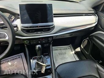 2023 Jeep Compass Latitude - miniatura 10