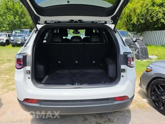 2023 Jeep Compass Latitude - miniatura 14