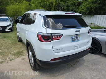 2023 Jeep Compass Latitude - miniatura 2