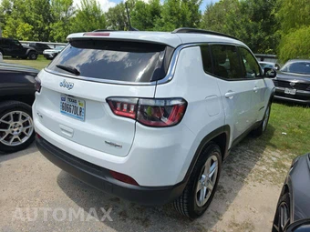 2023 Jeep Compass Latitude - miniatura 3