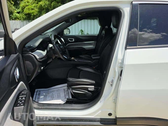 2023 Jeep Compass Latitude - miniatura 6