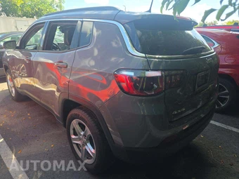 2023 Jeep Compass Latitude - miniatura 2
