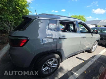 2023 Jeep Compass Latitude - miniatura 4