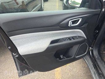 2023 Jeep Compass Latitude - miniatura 15