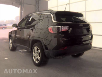 2023 Jeep Compass Latitude - miniatura 8