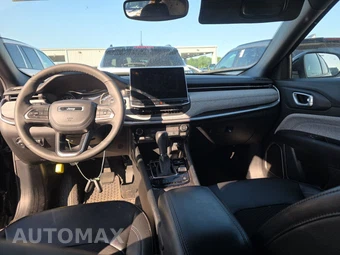 2023 Jeep Compass Latitude - miniatura 17
