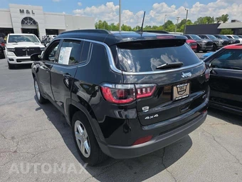 2023 Jeep Compass Latitude - miniatura 2