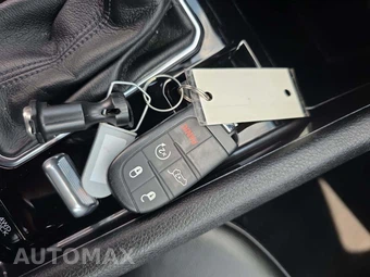 2023 Jeep Compass Latitude - miniatura 8