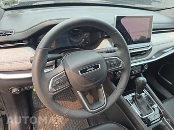 2023 Jeep Compass Latitude - miniatura 10