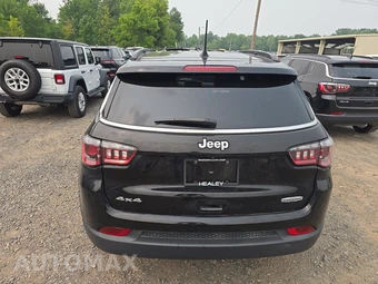 2023 Jeep Compass Latitude - miniatura 5