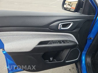 2023 Jeep Compass Latitude - miniatura 9